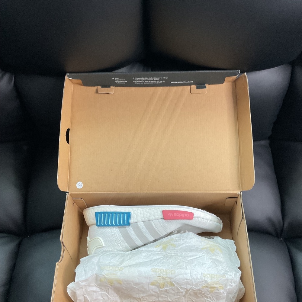 Adidas NMD_R1 W "Core White Glitch" Sneakers Women's Size 7 FX7074 - Picture 10 of 10
